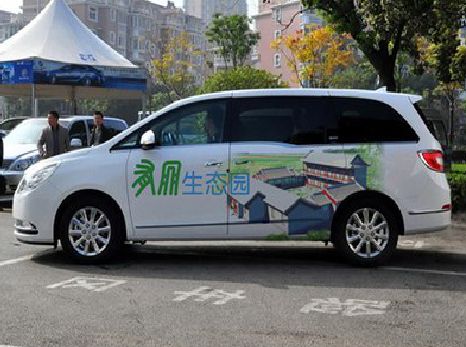 安阳户外车贴喷绘如何保持效果?